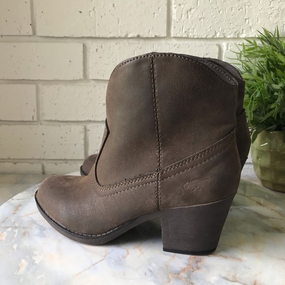 Rocketdog Soundoff Slip On Brown Ankle Boot - Picture 6 of 11